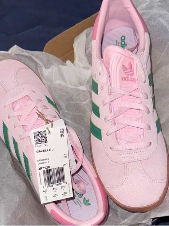 Springy Size 5 adidas Gazelle J Pink with Green Stripes Sneakers - Picture 1 of 2